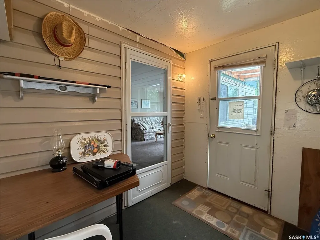 1455 9th Avenue NE Moose Jaw SK S6J 1C6