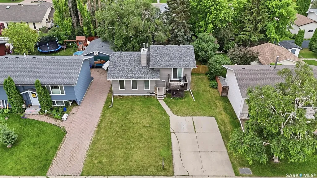 130 Flavelle Crescent Saskatoon SK S7L 6L2