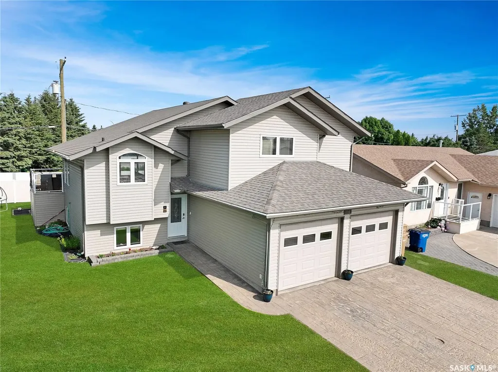 731 Adamson Crescent Shellbrook SK S0J 0B8