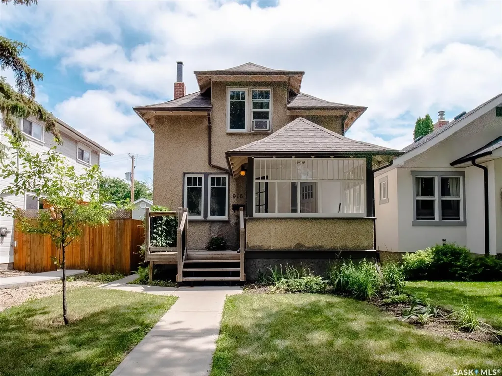 916 6th Avenue N Saskatoon SK S7K 2T4