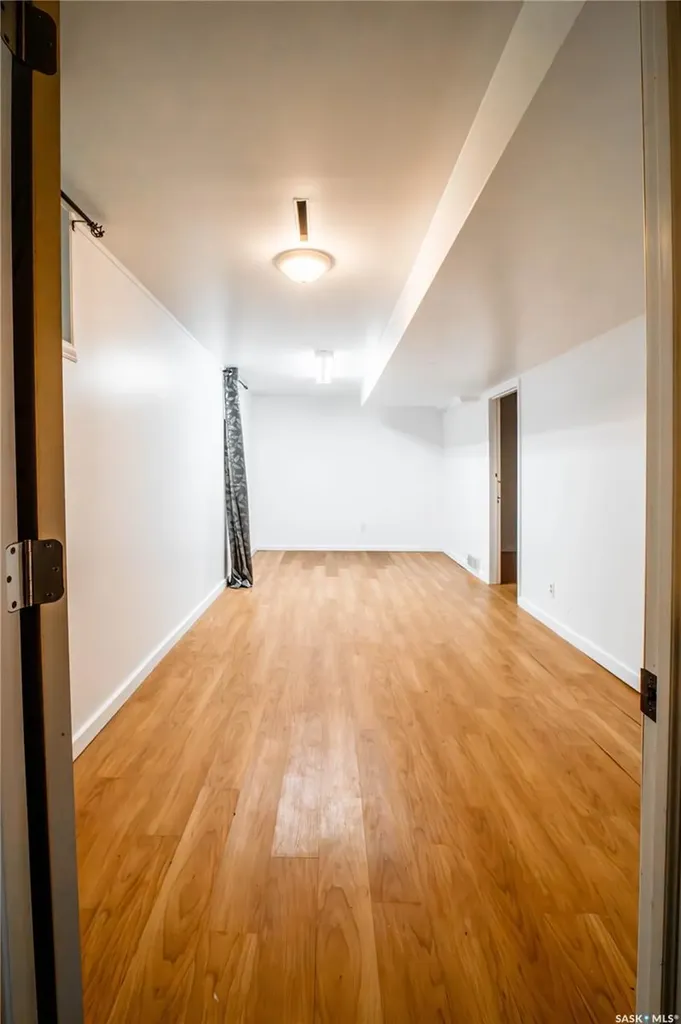916 6th Avenue N Saskatoon SK S7K 2T4