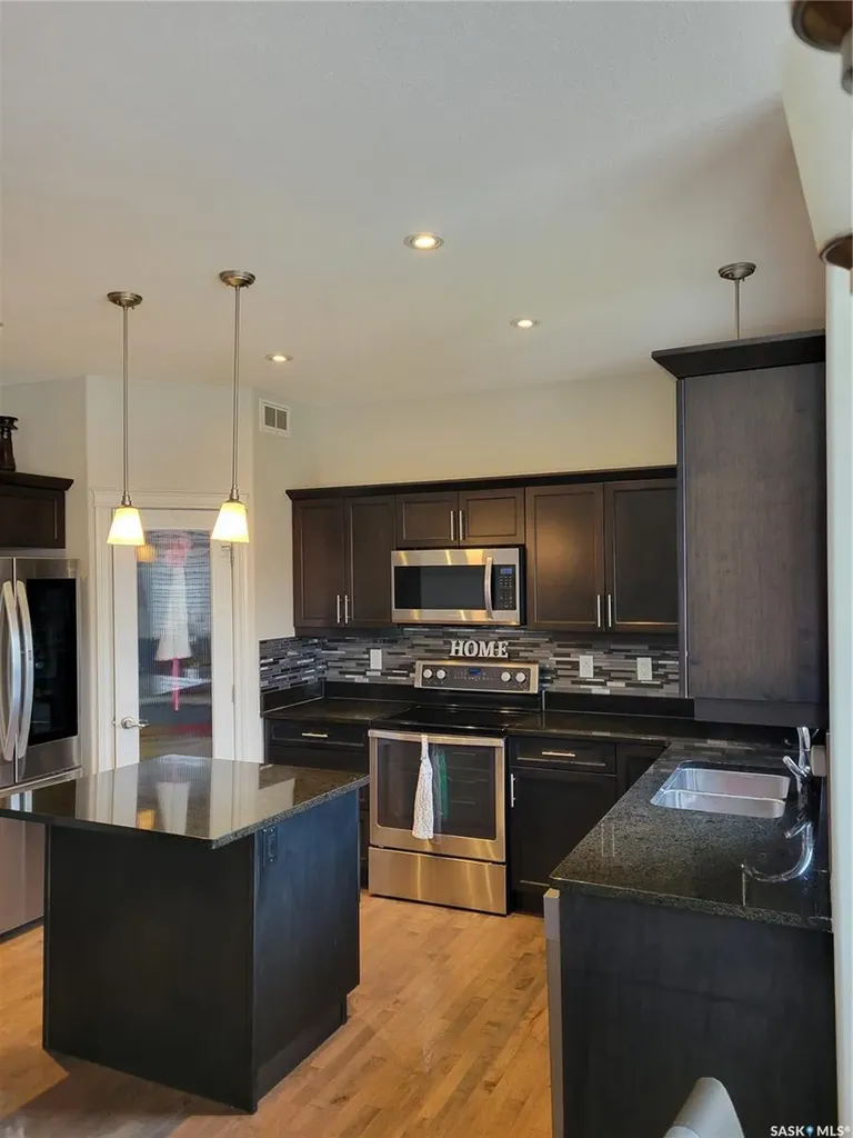 718 Patrick Bay Saskatoon SK S7W 0G3