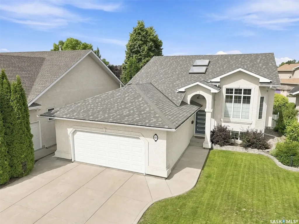 547 Bayview Terrace Saskatoon SK S7V 1V6