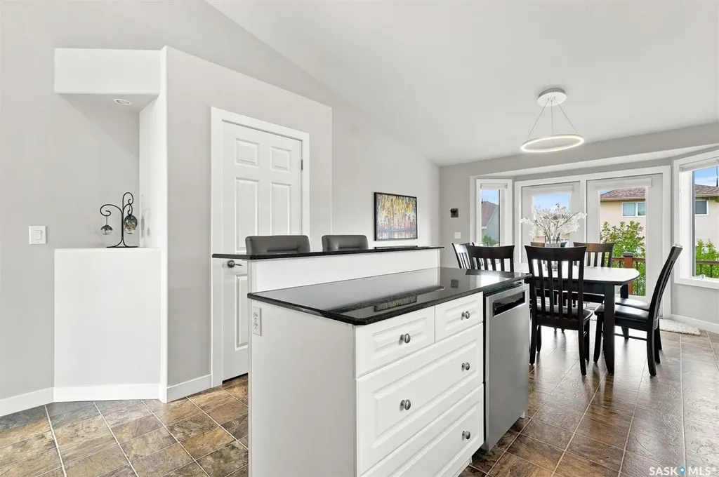 547 Bayview Terrace Saskatoon SK S7V 1V6