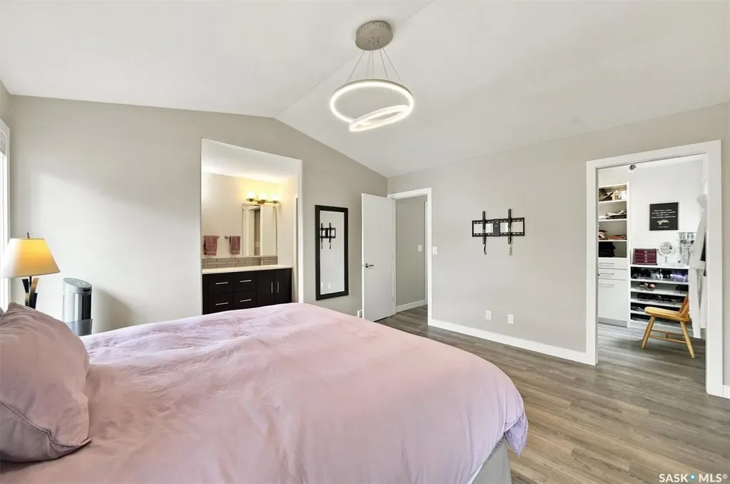 547 Bayview Terrace Saskatoon SK S7V 1V6