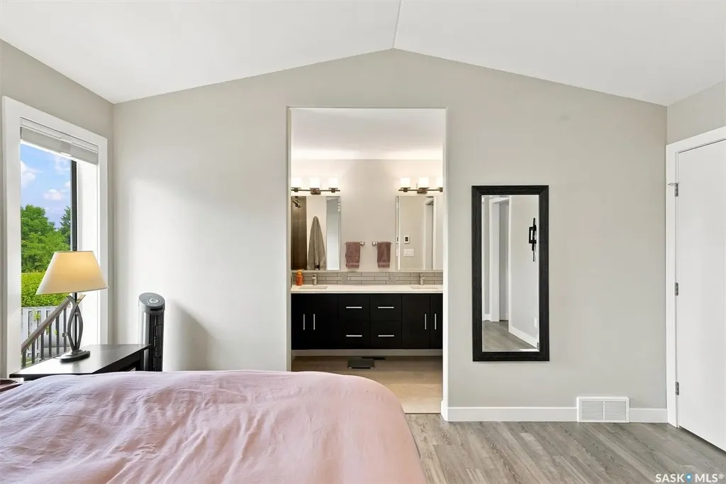 547 Bayview Terrace Saskatoon SK S7V 1V6