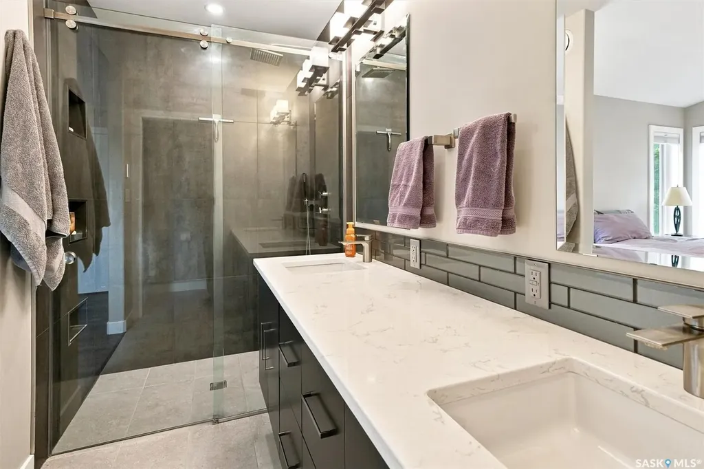 547 Bayview Terrace Saskatoon SK S7V 1V6
