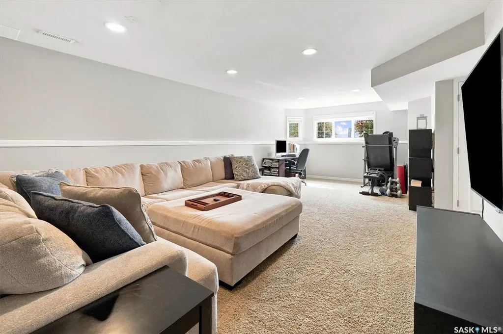 547 Bayview Terrace Saskatoon SK S7V 1V6