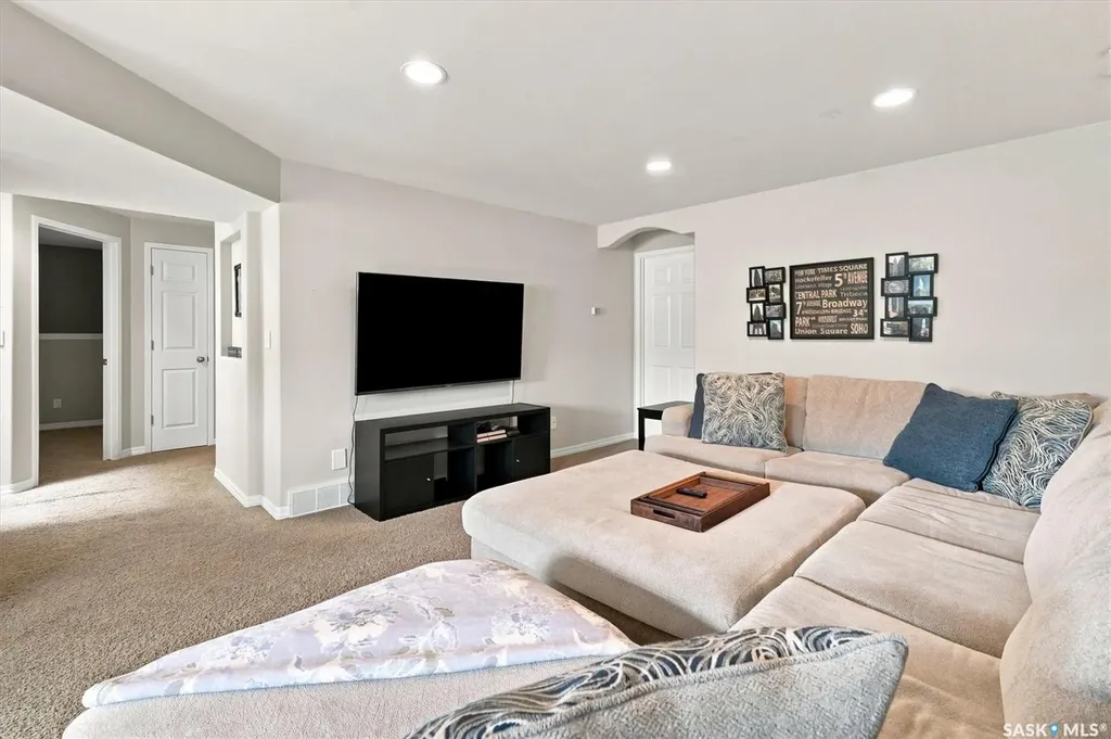 547 Bayview Terrace Saskatoon SK S7V 1V6