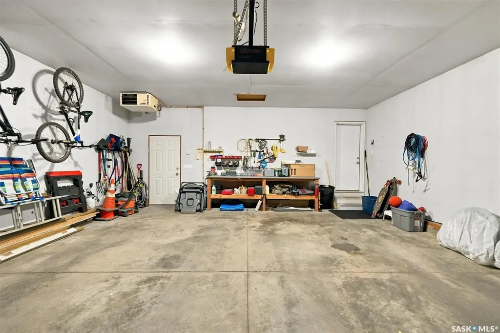 547 Bayview Terrace Saskatoon SK S7V 1V6