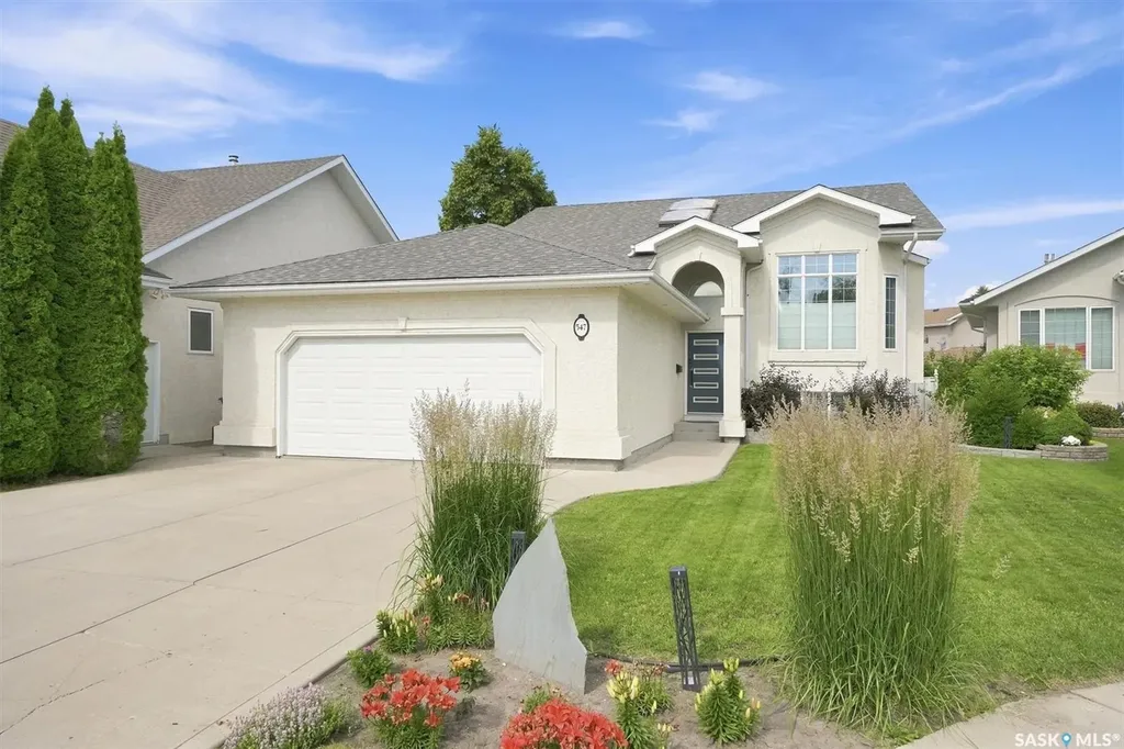 547 Bayview Terrace Saskatoon SK S7V 1V6