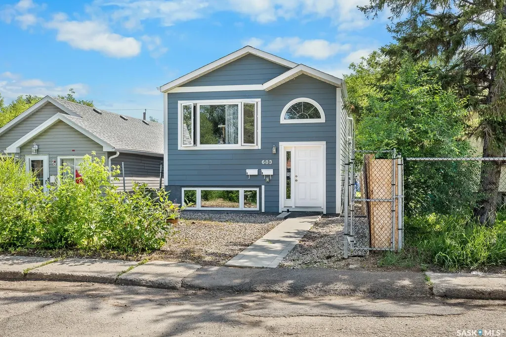 683 Garnet Street Regina SK S4T 2W9
