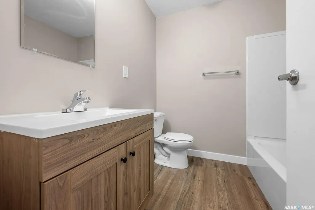683 Garnet Street Regina SK S4T 2W9