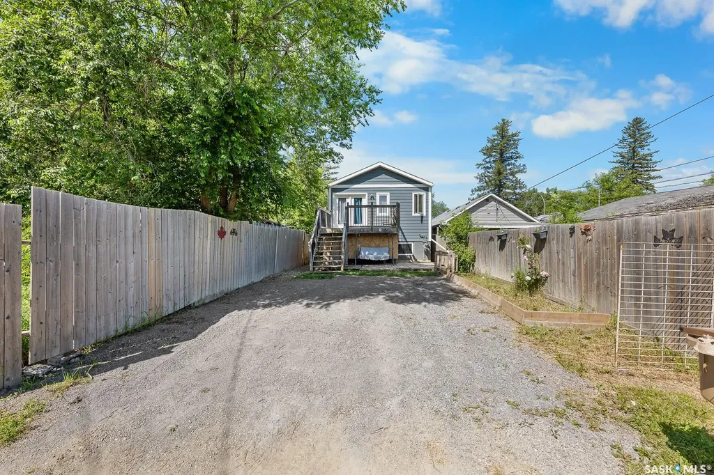 683 Garnet Street Regina SK S4T 2W9