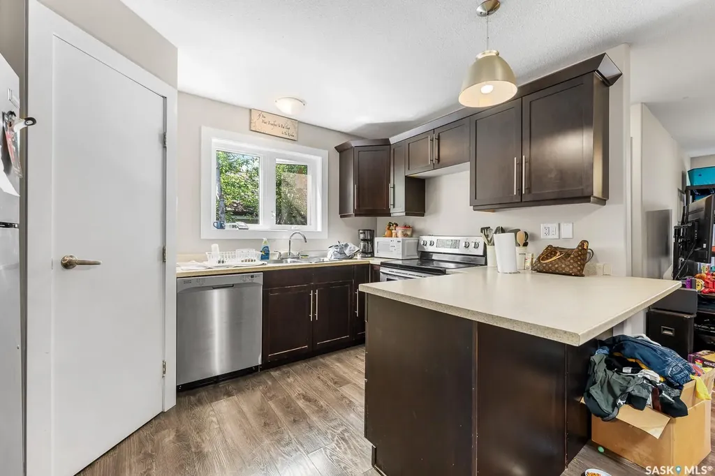 683 Garnet Street Regina SK S4T 2W9