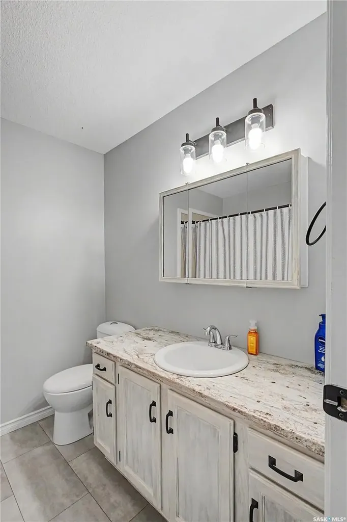 1791 Barton Drive Prince Albert SK S6V 7W1