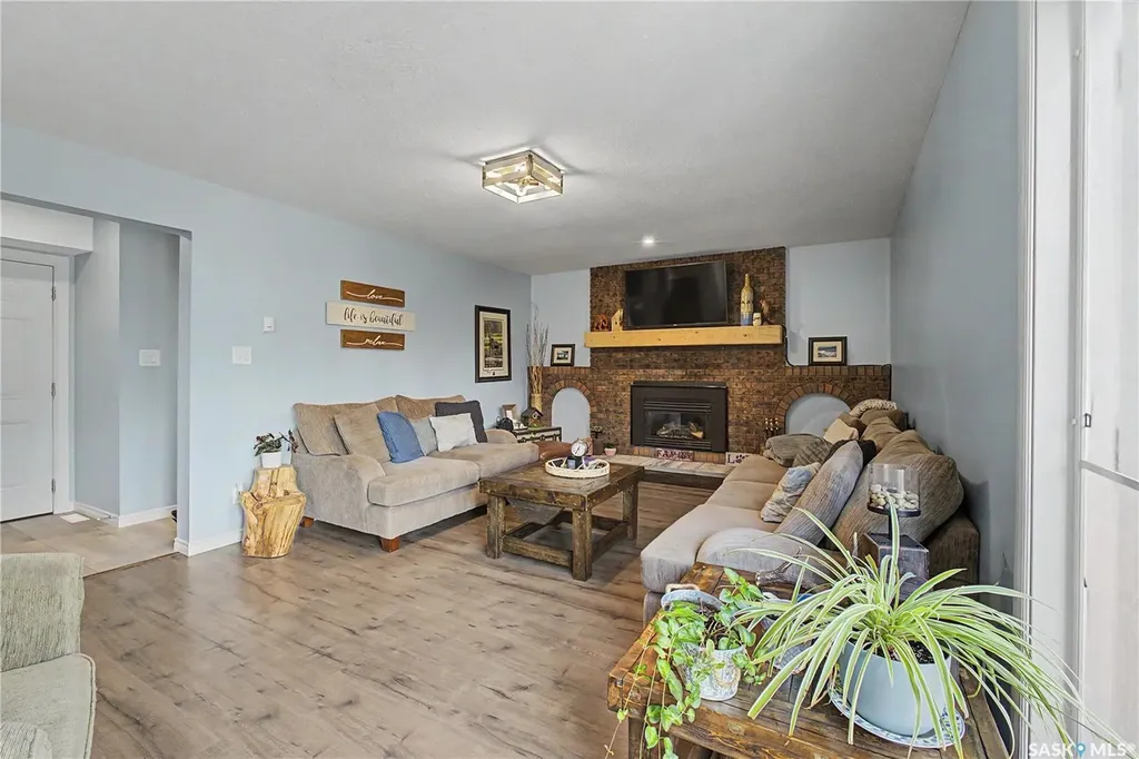 1791 Barton Drive Prince Albert SK S6V 7W1