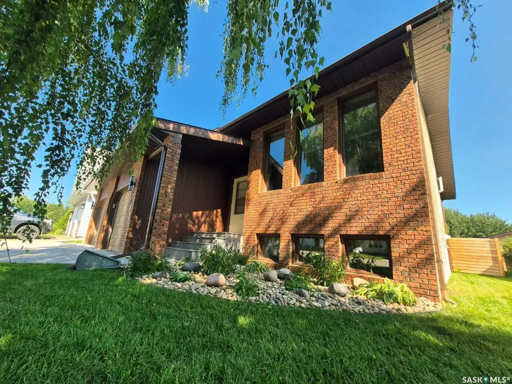 1791 Barton Drive Prince Albert SK S6V 7W1