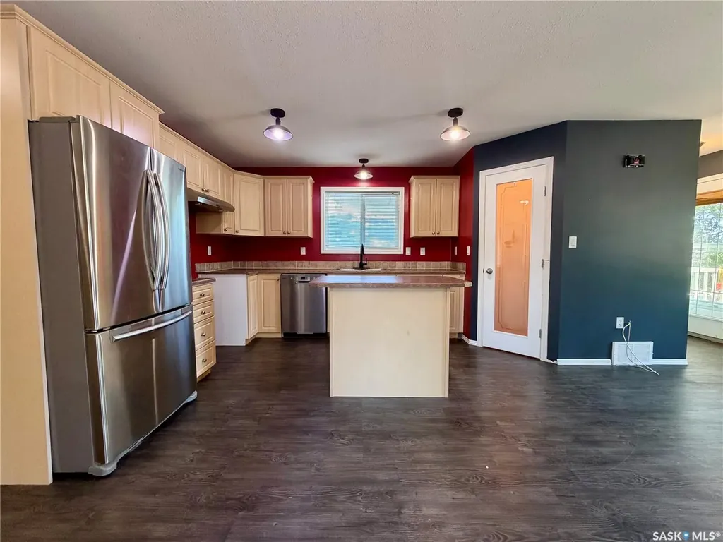 1050 Hochelaga Street W Moose Jaw SK S6H 2H9