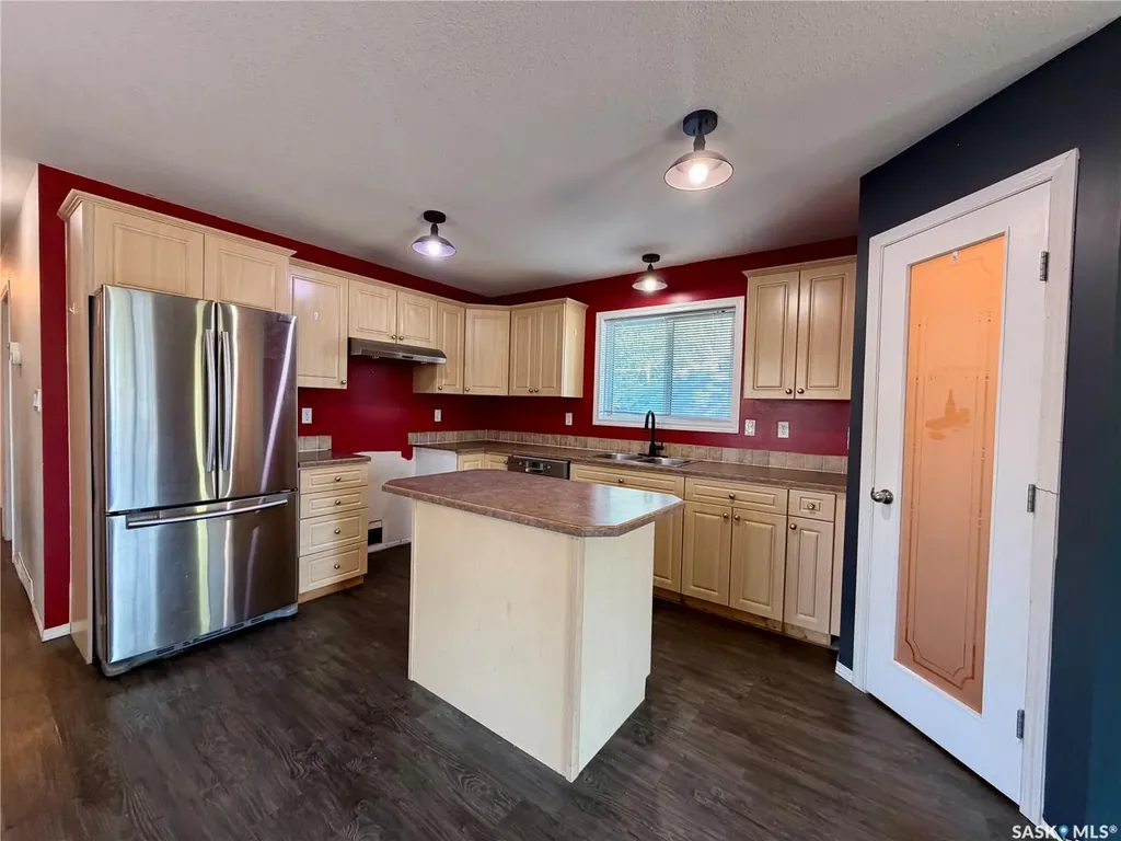 1050 Hochelaga Street W Moose Jaw SK S6H 2H9