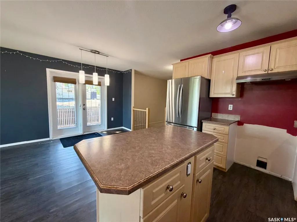 1050 Hochelaga Street W Moose Jaw SK S6H 2H9