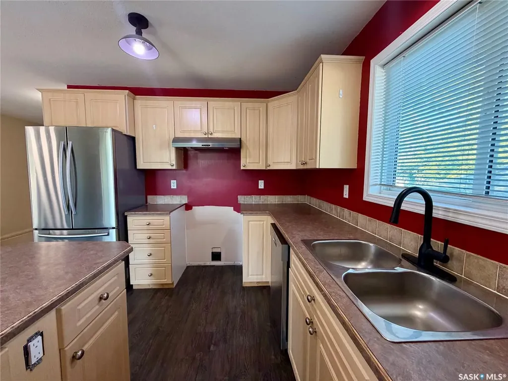 1050 Hochelaga Street W Moose Jaw SK S6H 2H9