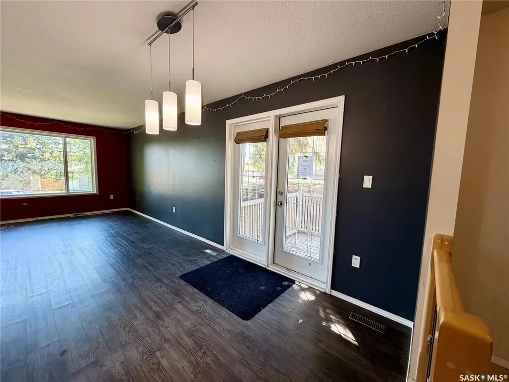 1050 Hochelaga Street W Moose Jaw SK S6H 2H9