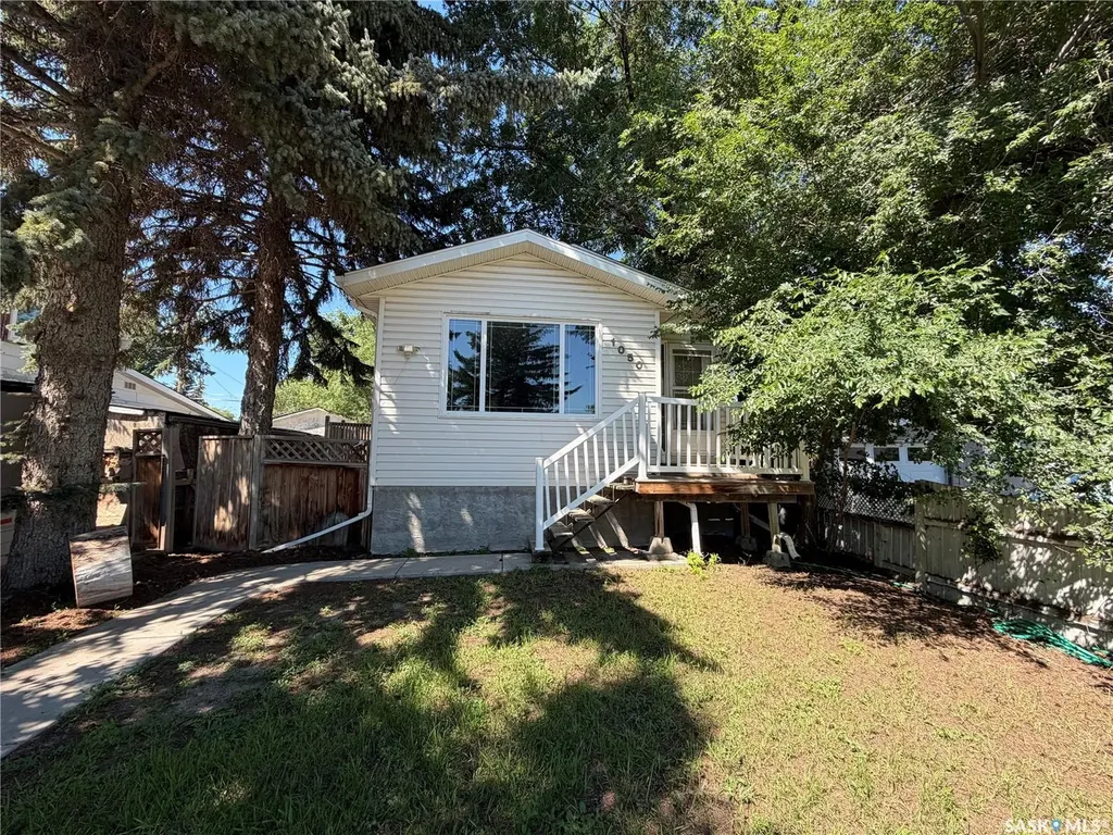 1050 Hochelaga Street W Moose Jaw SK S6H 2H9