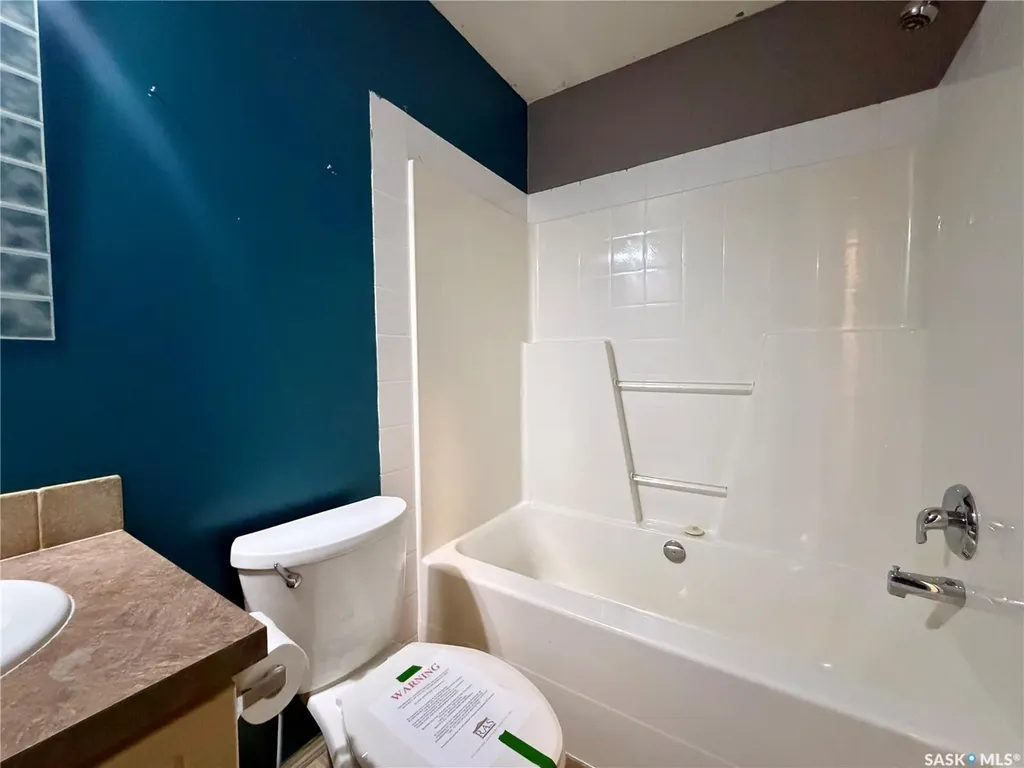 1050 Hochelaga Street W Moose Jaw SK S6H 2H9
