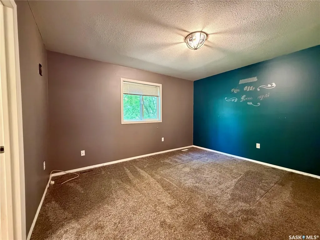 1050 Hochelaga Street W Moose Jaw SK S6H 2H9