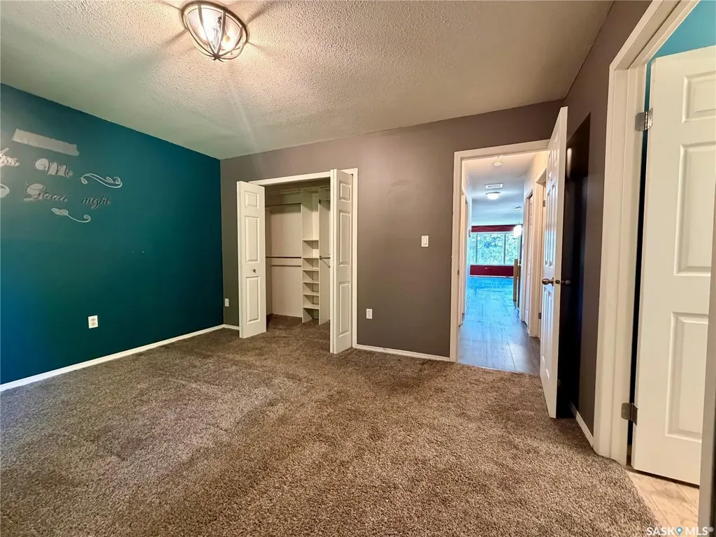 1050 Hochelaga Street W Moose Jaw SK S6H 2H9