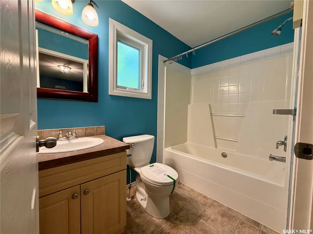 1050 Hochelaga Street W Moose Jaw SK S6H 2H9