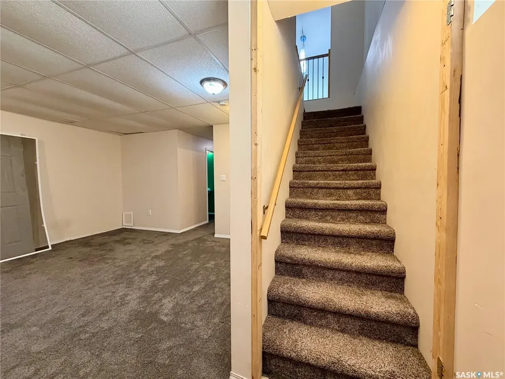 1050 Hochelaga Street W Moose Jaw SK S6H 2H9