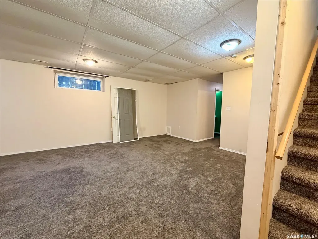 1050 Hochelaga Street W Moose Jaw SK S6H 2H9