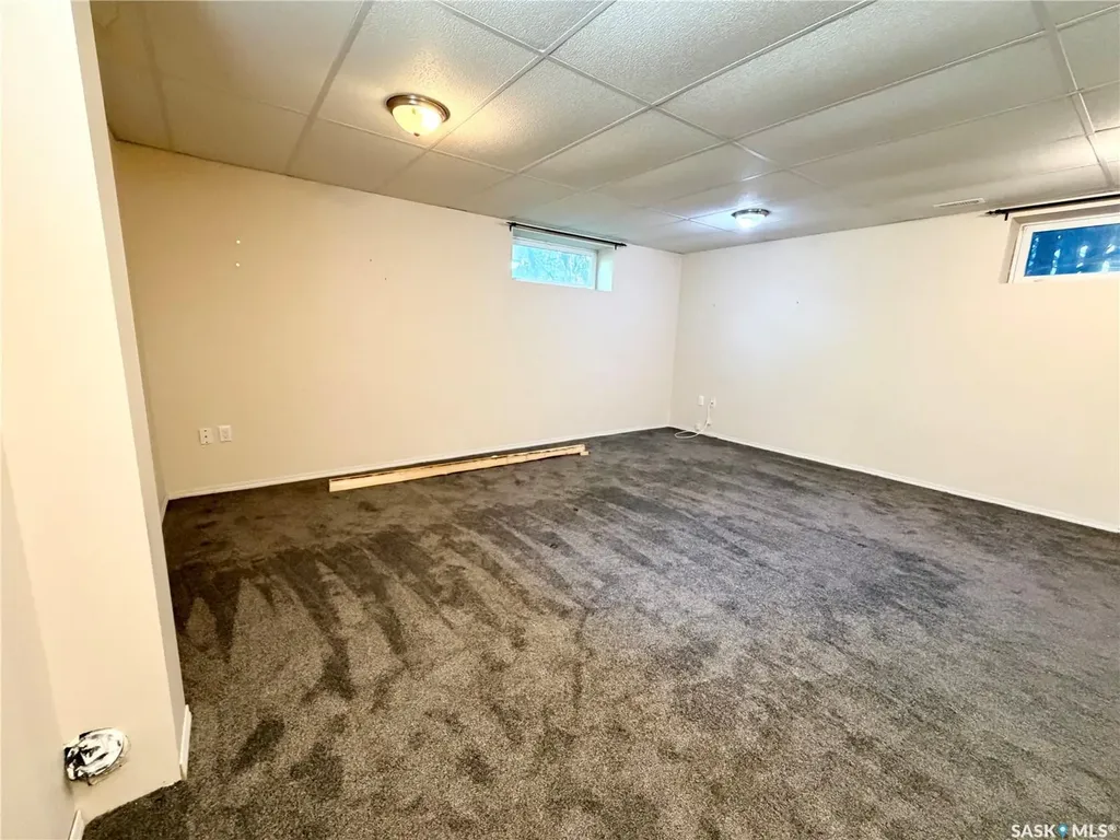 1050 Hochelaga Street W Moose Jaw SK S6H 2H9