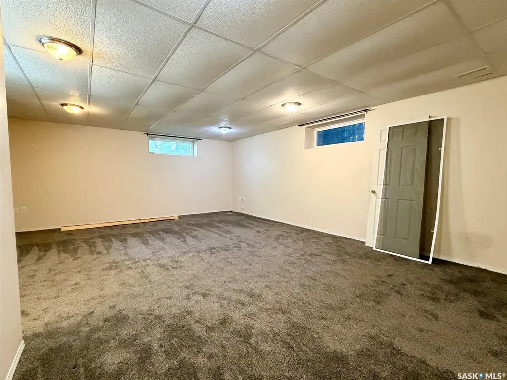 1050 Hochelaga Street W Moose Jaw SK S6H 2H9