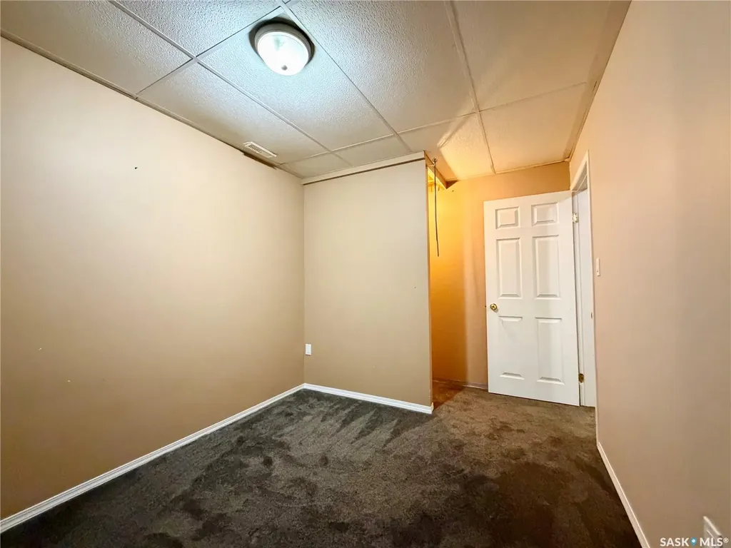 1050 Hochelaga Street W Moose Jaw SK S6H 2H9