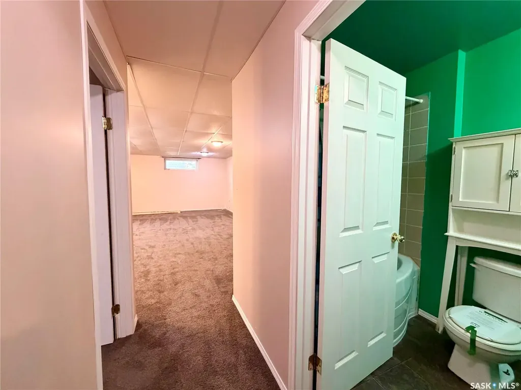 1050 Hochelaga Street W Moose Jaw SK S6H 2H9