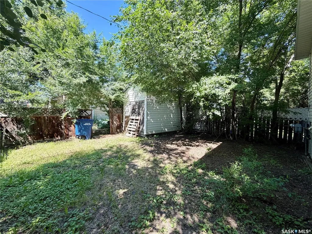 1050 Hochelaga Street W Moose Jaw SK S6H 2H9
