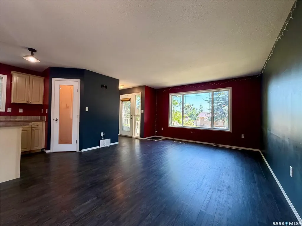 1050 Hochelaga Street W Moose Jaw SK S6H 2H9