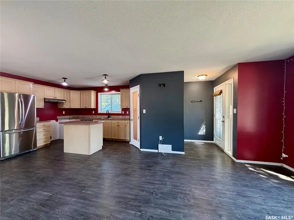 1050 Hochelaga Street W Moose Jaw SK S6H 2H9
