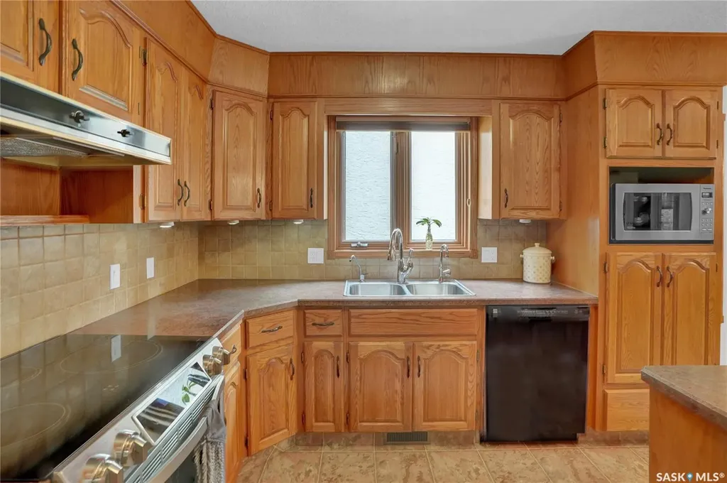 3474 Olive Grove Regina SK S4V 2P3