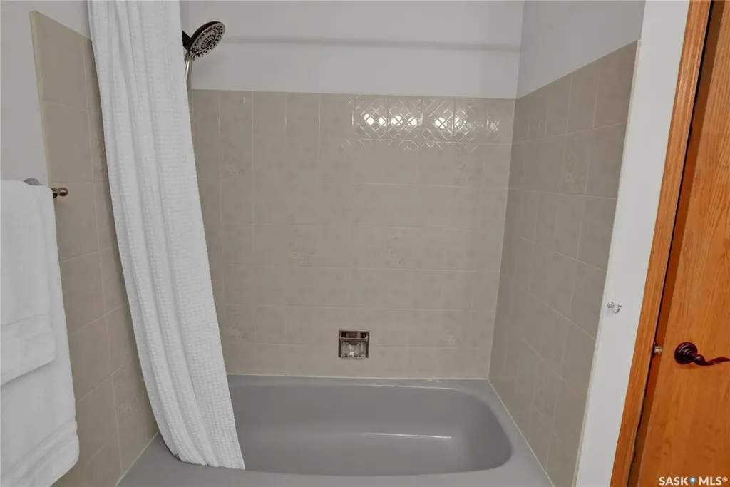 3474 Olive Grove Regina SK S4V 2P3