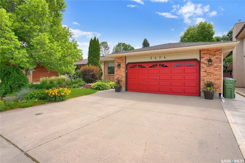 3474 Olive Grove Regina SK S4V 2P3