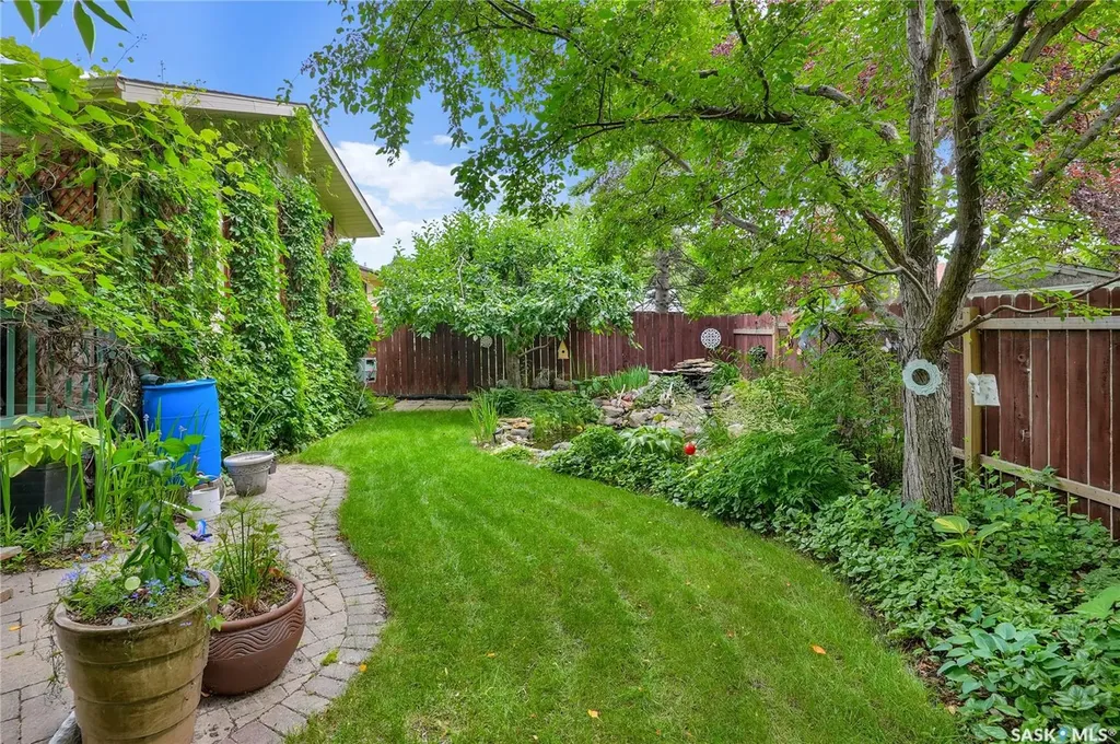 3474 Olive Grove Regina SK S4V 2P3