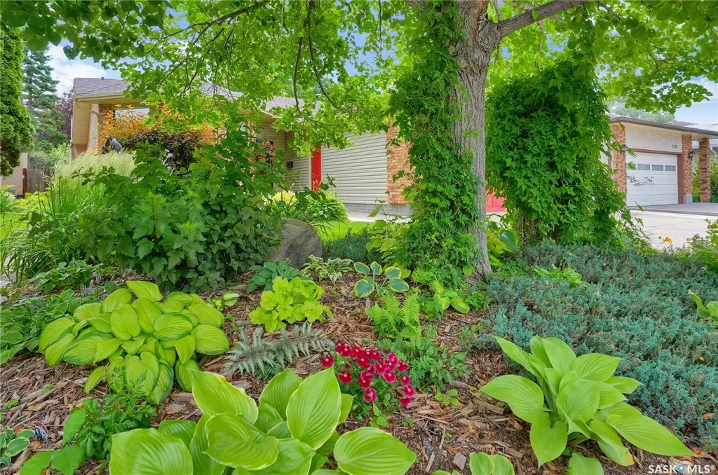 3474 Olive Grove Regina SK S4V 2P3