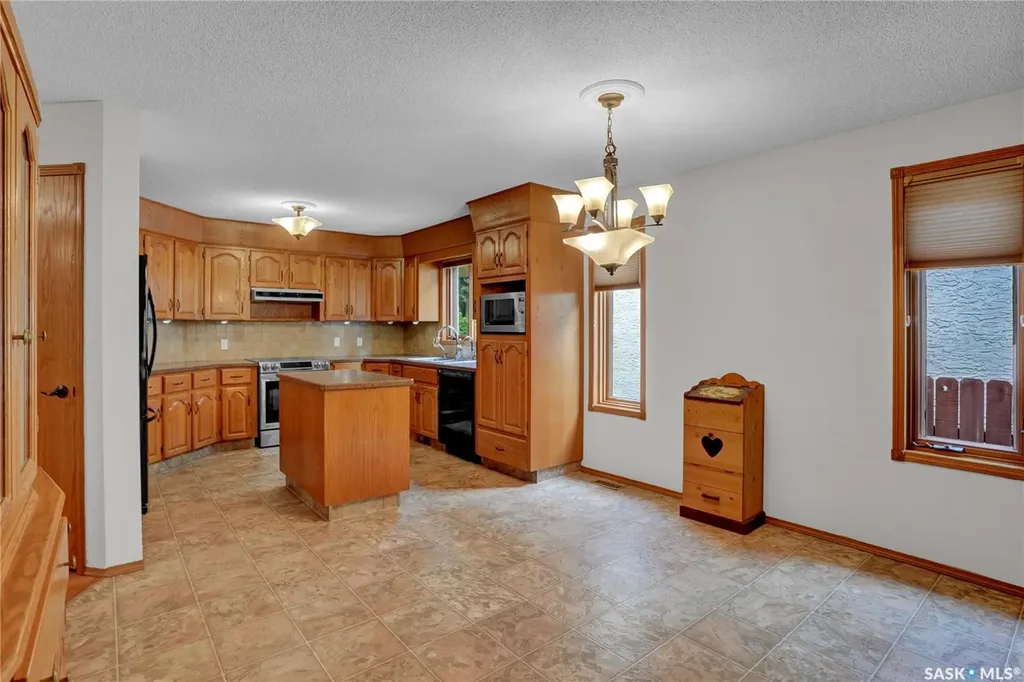 3474 Olive Grove Regina SK S4V 2P3