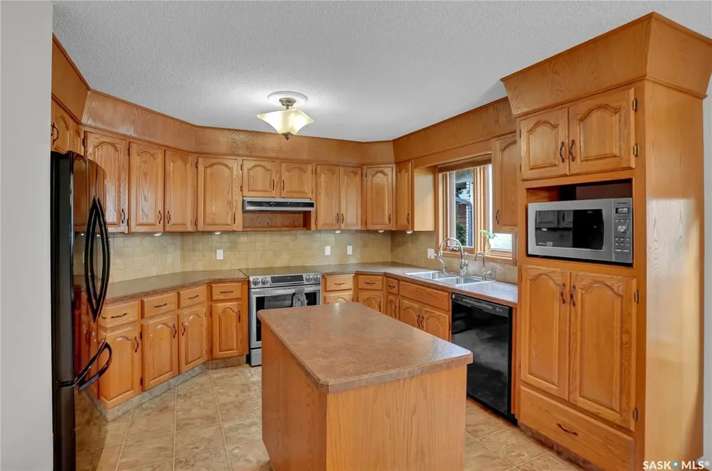 3474 Olive Grove Regina SK S4V 2P3