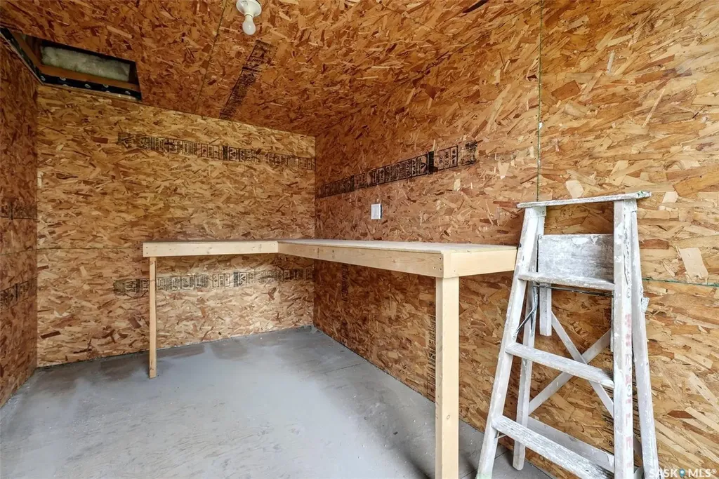 1601 Lacon Street Regina SK S4N 1Z5