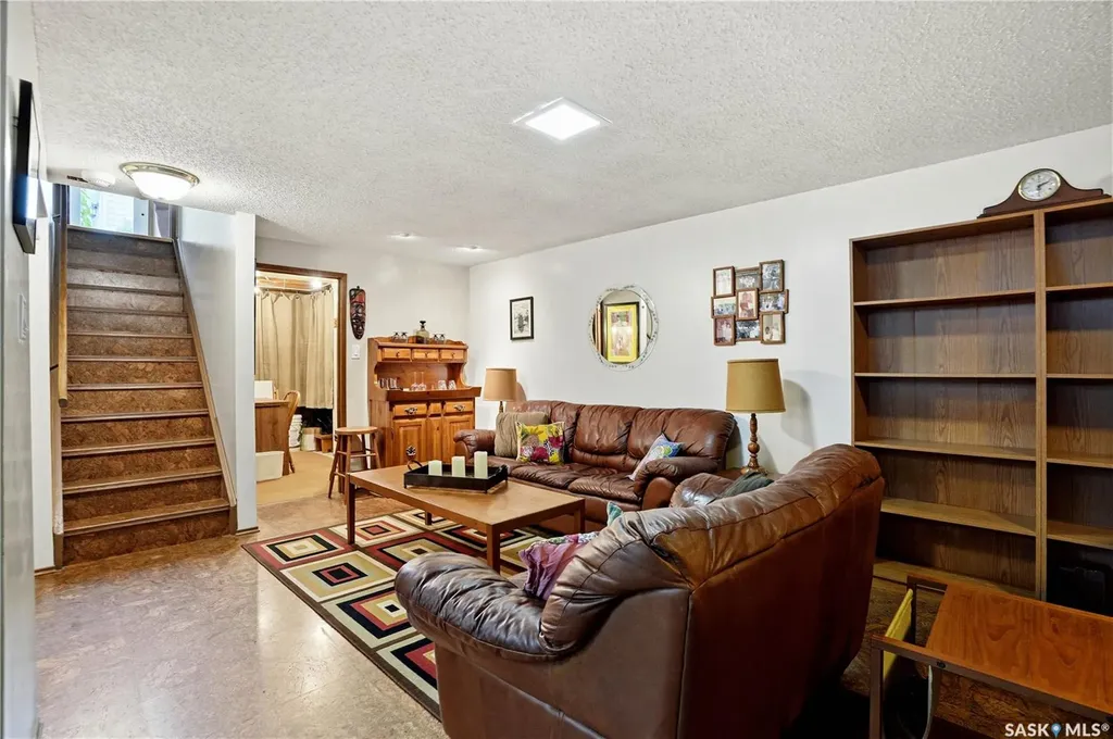 3801 Diefenbaker Drive Saskatoon SK S7L 5C6